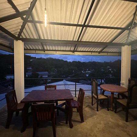 The Sky Tents Kandy Bagian luar foto