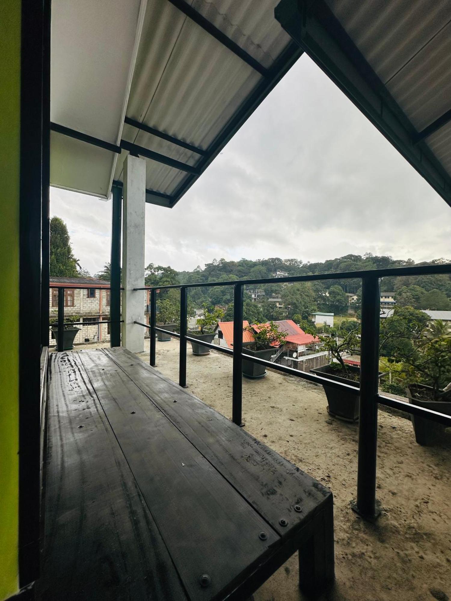 The Sky Tents Kandy Bagian luar foto